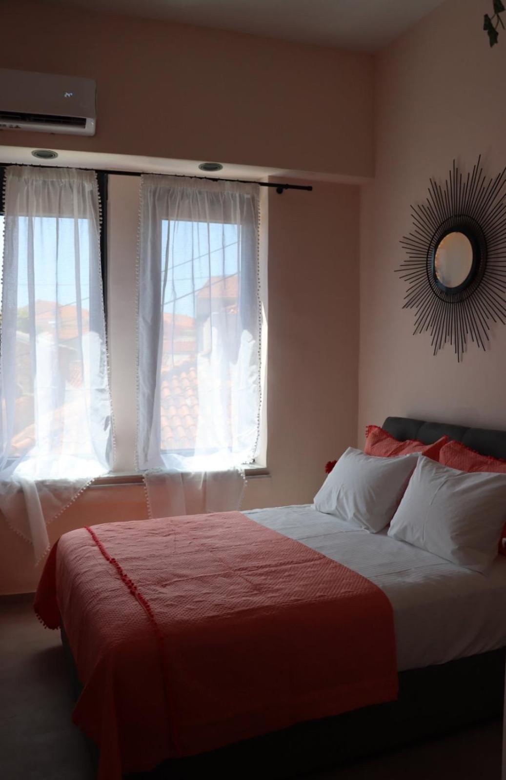 Mine Apartment Mytilene Bagian luar foto